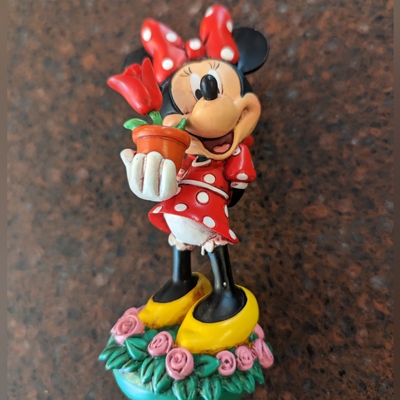 Disney Minnie Mouse Garden Plant Stake - Picture 2 of 9
